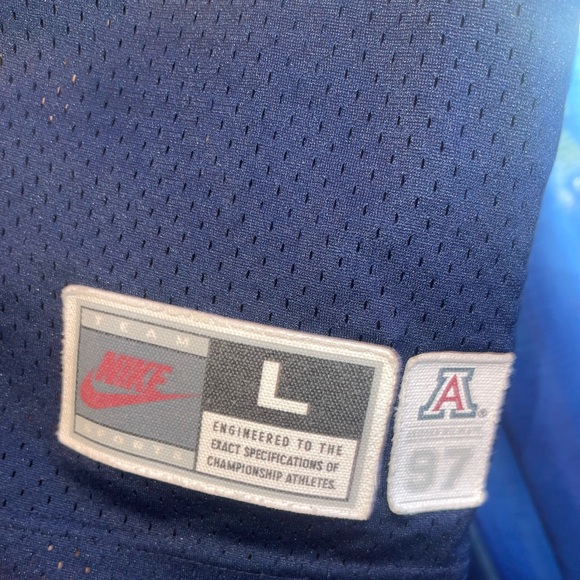 NCAA Arizona Wildcats Mike Bibby Jersey - Picture 3 of 3